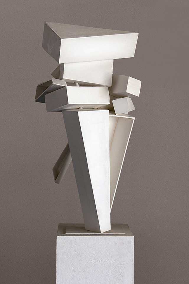 Nike, 2017, Styrodur, Architekturplatten, Farbe, Höhe 90 cm 
                